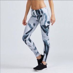 NWOT ALO Yoga Brush Stroke Leggings